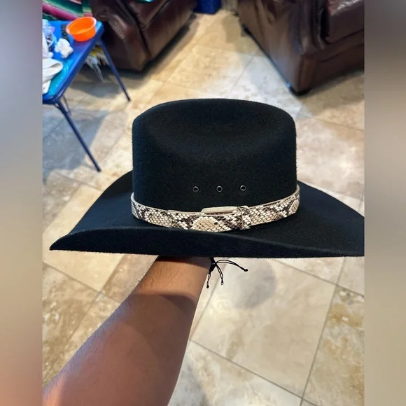 Cowboy hat - Picture 2 of 5